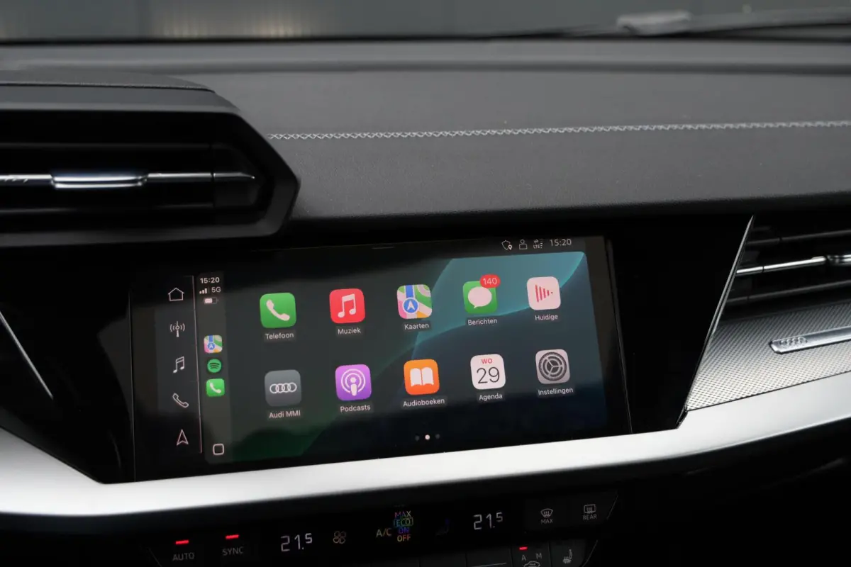 40 TFSI e S-Line Pano Stoelverwarming B&O Clima Black Optic Getint Glas CarPlay 19 inch!