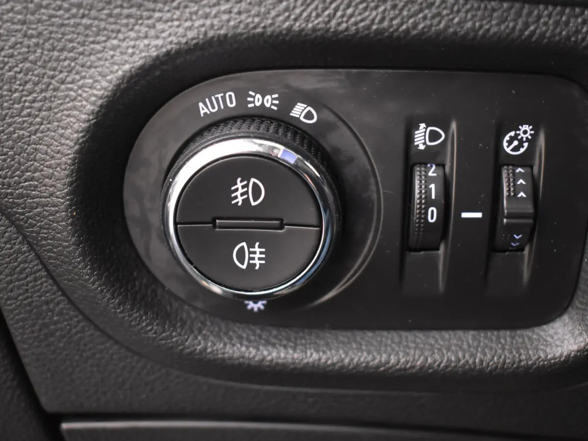1.2 Business Edition 110PK | Cruise control | Apple carplay Android AUto | Parkeersensor achter | Navigatie | DAB  16"LMV