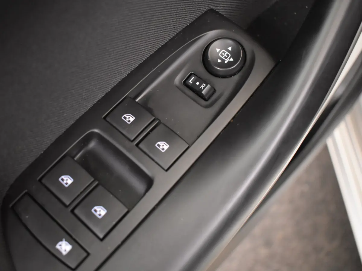 1.2 Business Edition 110PK | Cruise control | Apple carplay Android AUto | Parkeersensor achter | Navigatie | DAB  16"LMV