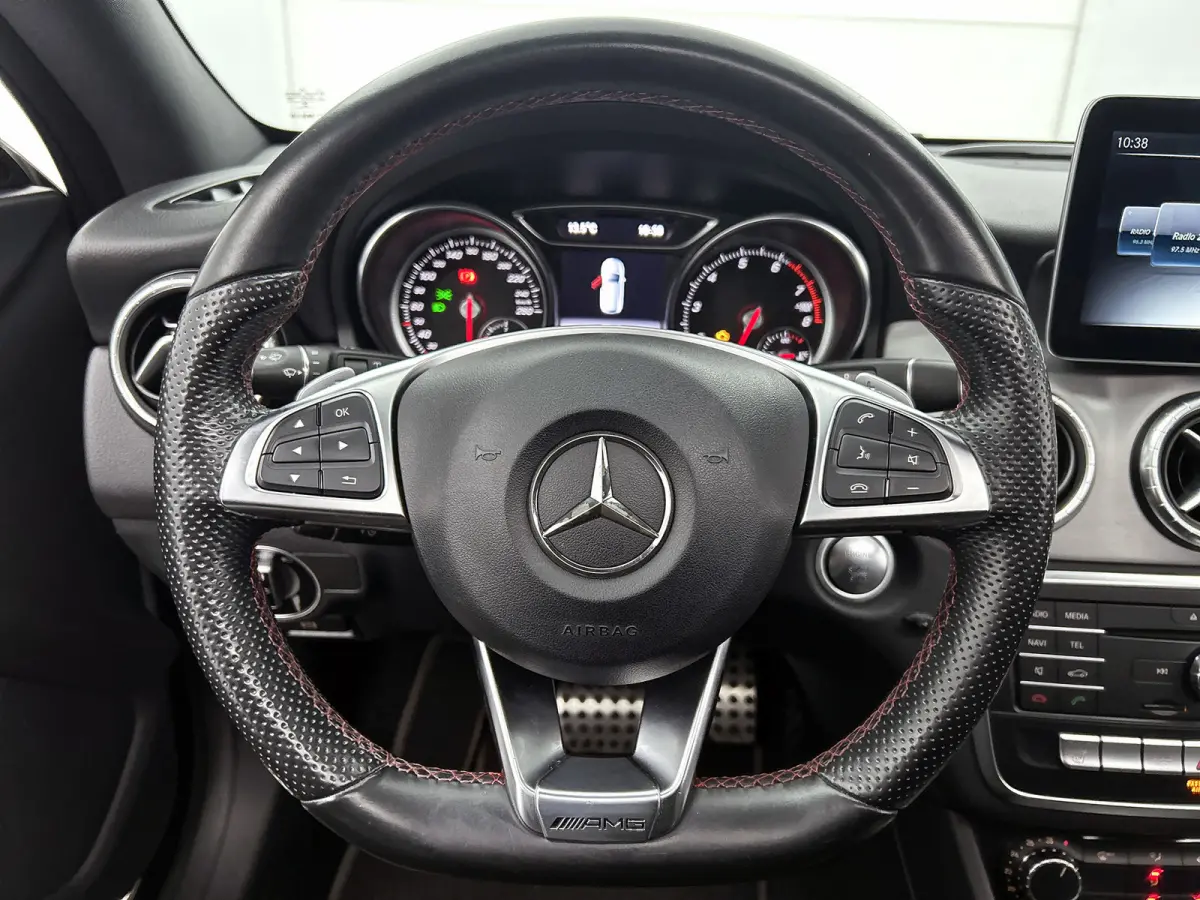 200 Prestige AMG-Styling (Goed OnH, Panorama, SfeerV, Navi, Camera, Trekhaak, StoelV, Etc)
