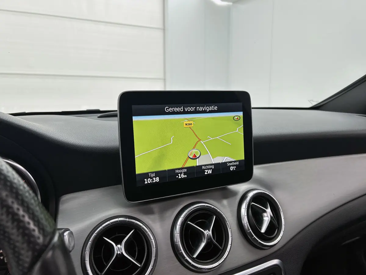 200 Prestige AMG-Styling (Goed OnH, Panorama, SfeerV, Navi, Camera, Trekhaak, StoelV, Etc)