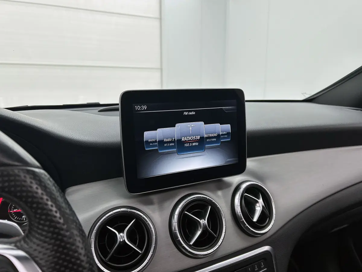 200 Prestige AMG-Styling (Goed OnH, Panorama, SfeerV, Navi, Camera, Trekhaak, StoelV, Etc)