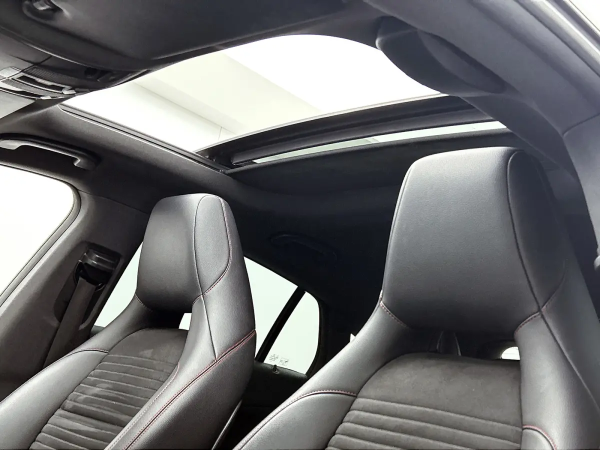 200 Prestige AMG-Styling (Goed OnH, Panorama, SfeerV, Navi, Camera, Trekhaak, StoelV, Etc)