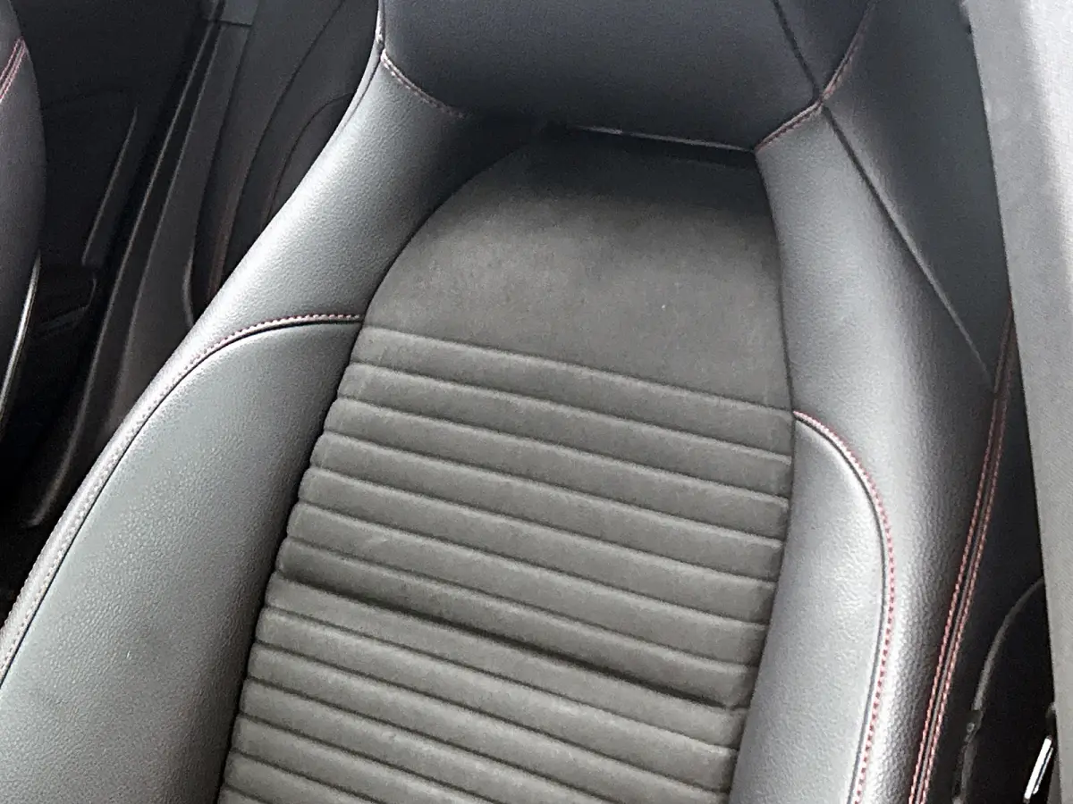 200 Prestige AMG-Styling (Goed OnH, Panorama, SfeerV, Navi, Camera, Trekhaak, StoelV, Etc)