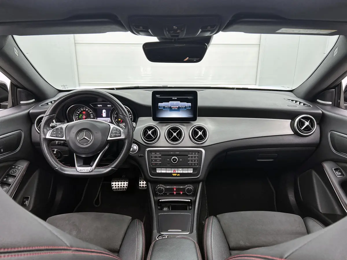 200 Prestige AMG-Styling (Goed OnH, Panorama, SfeerV, Navi, Camera, Trekhaak, StoelV, Etc)