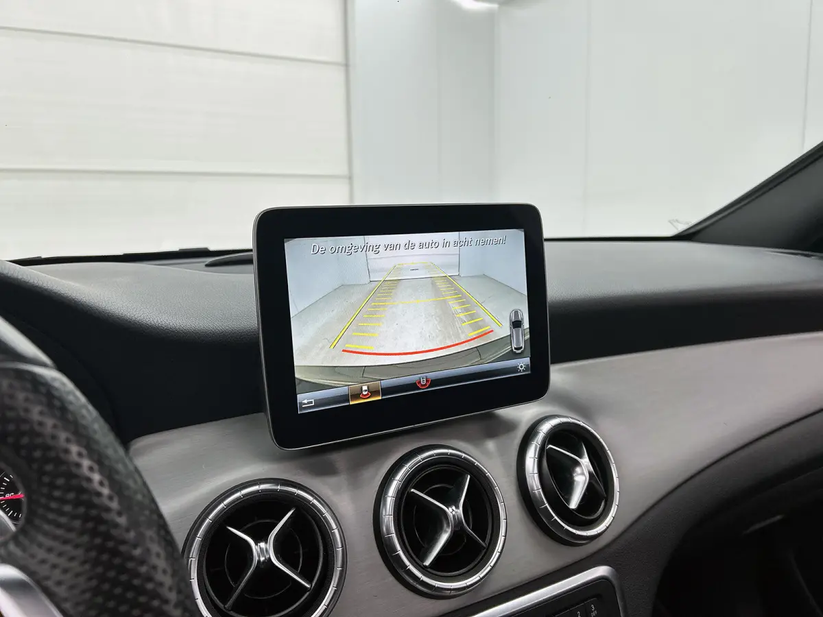 200 Prestige AMG-Styling (Goed OnH, Panorama, SfeerV, Navi, Camera, Trekhaak, StoelV, Etc)