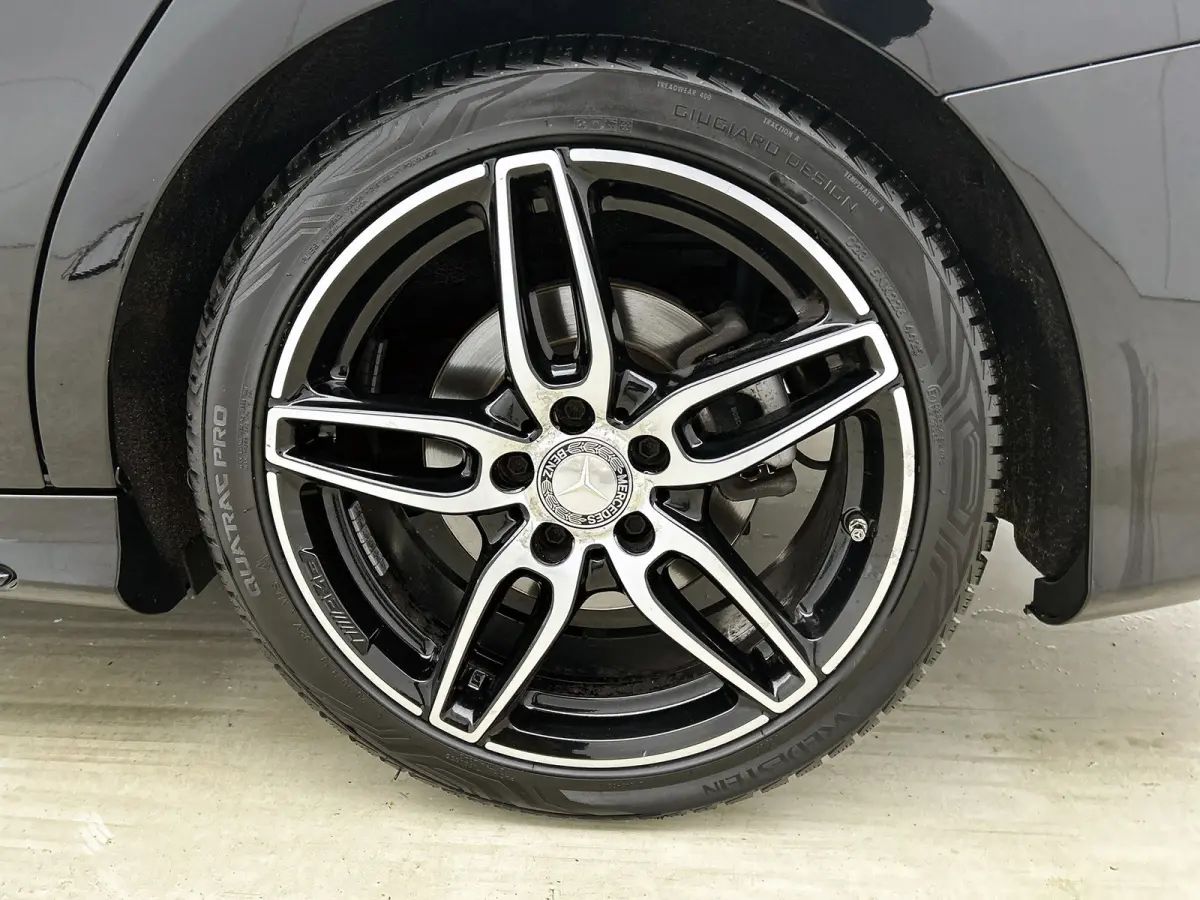 200 Prestige AMG-Styling (Goed OnH, Panorama, SfeerV, Navi, Camera, Trekhaak, StoelV, Etc)