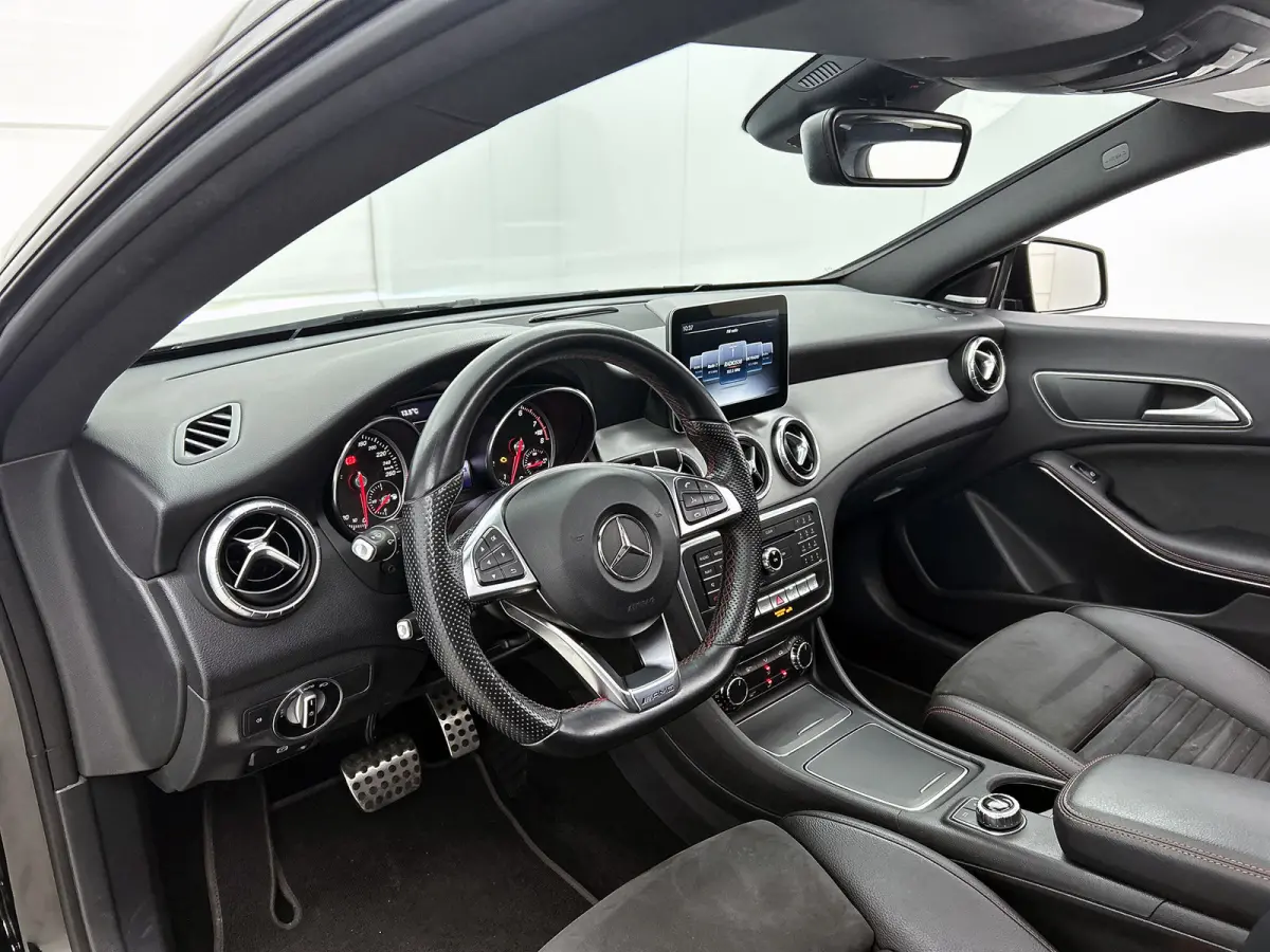 200 Prestige AMG-Styling (Goed OnH, Panorama, SfeerV, Navi, Camera, Trekhaak, StoelV, Etc)