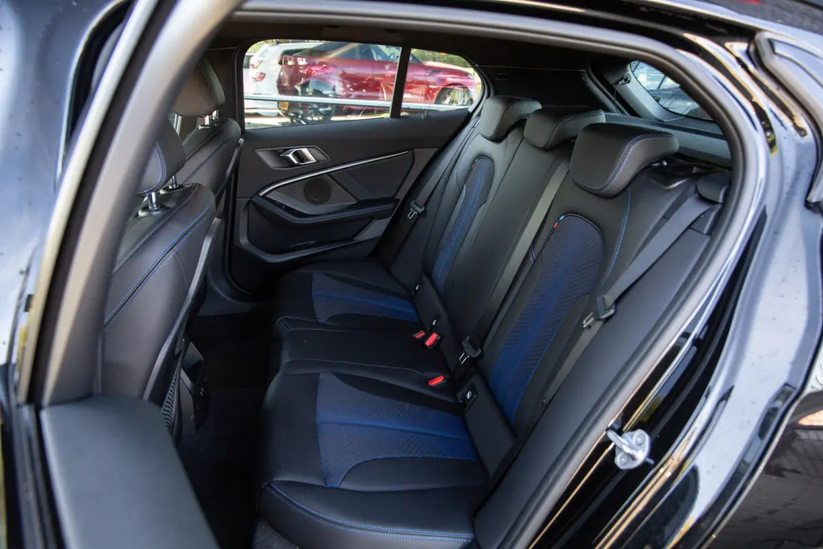 120i High Executive M-Sport , Adap. cruise, Carplay, Stoelverwarming