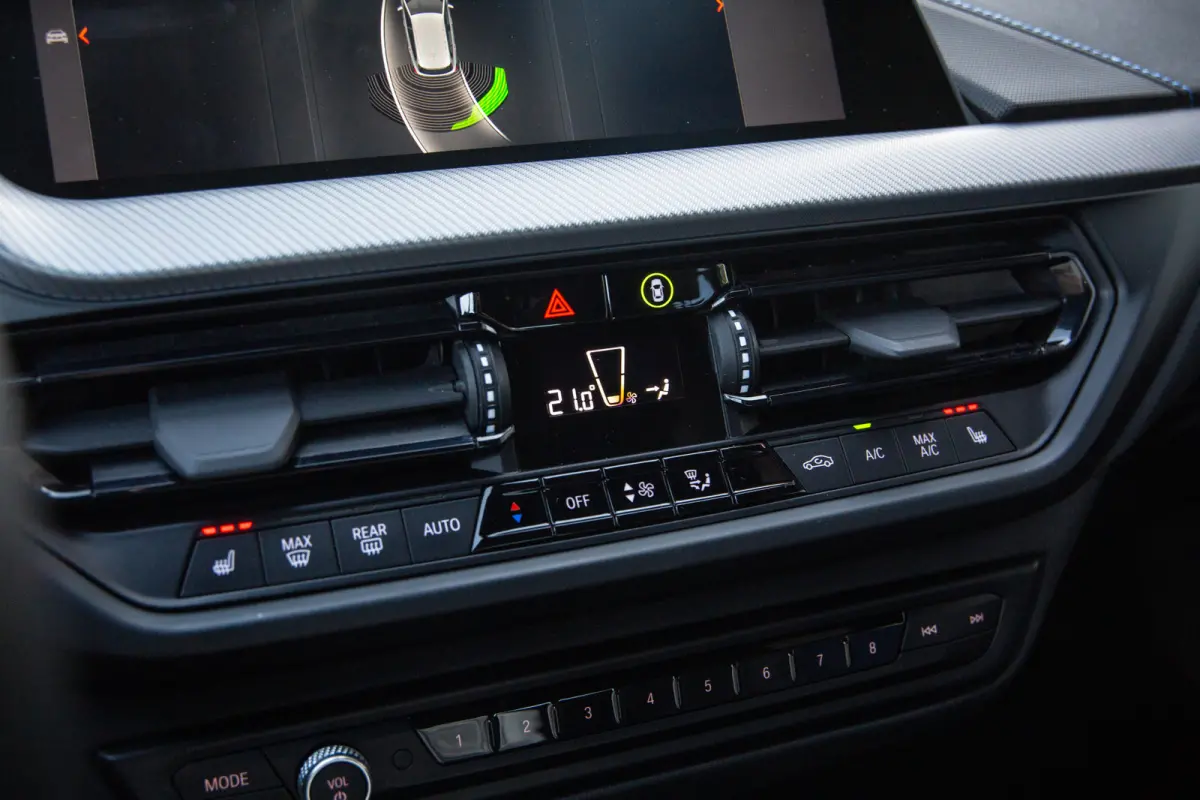 120i High Executive M-Sport , Adap. cruise, Carplay, Stoelverwarming