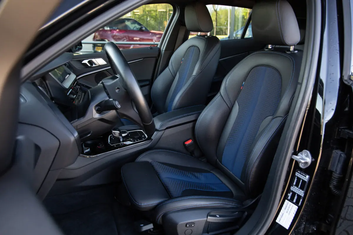 120i High Executive M-Sport , Adap. cruise, Carplay, Stoelverwarming