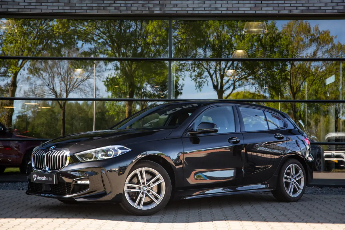 120i High Executive M-Sport , Adap. cruise, Carplay, Stoelverwarming