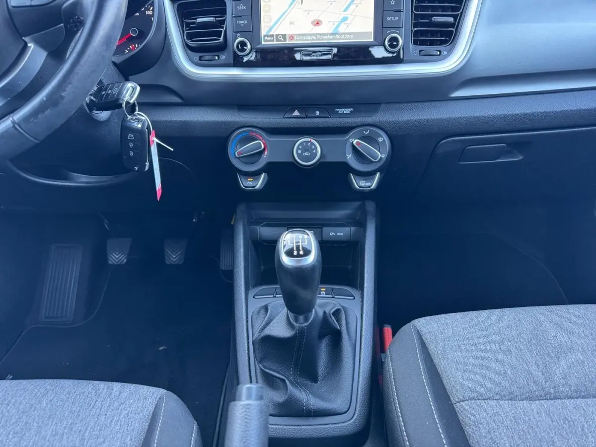 1.0 T-GDi DynamicLine | Navigatie | Two-Tone | Cruise control | LM-Velgen