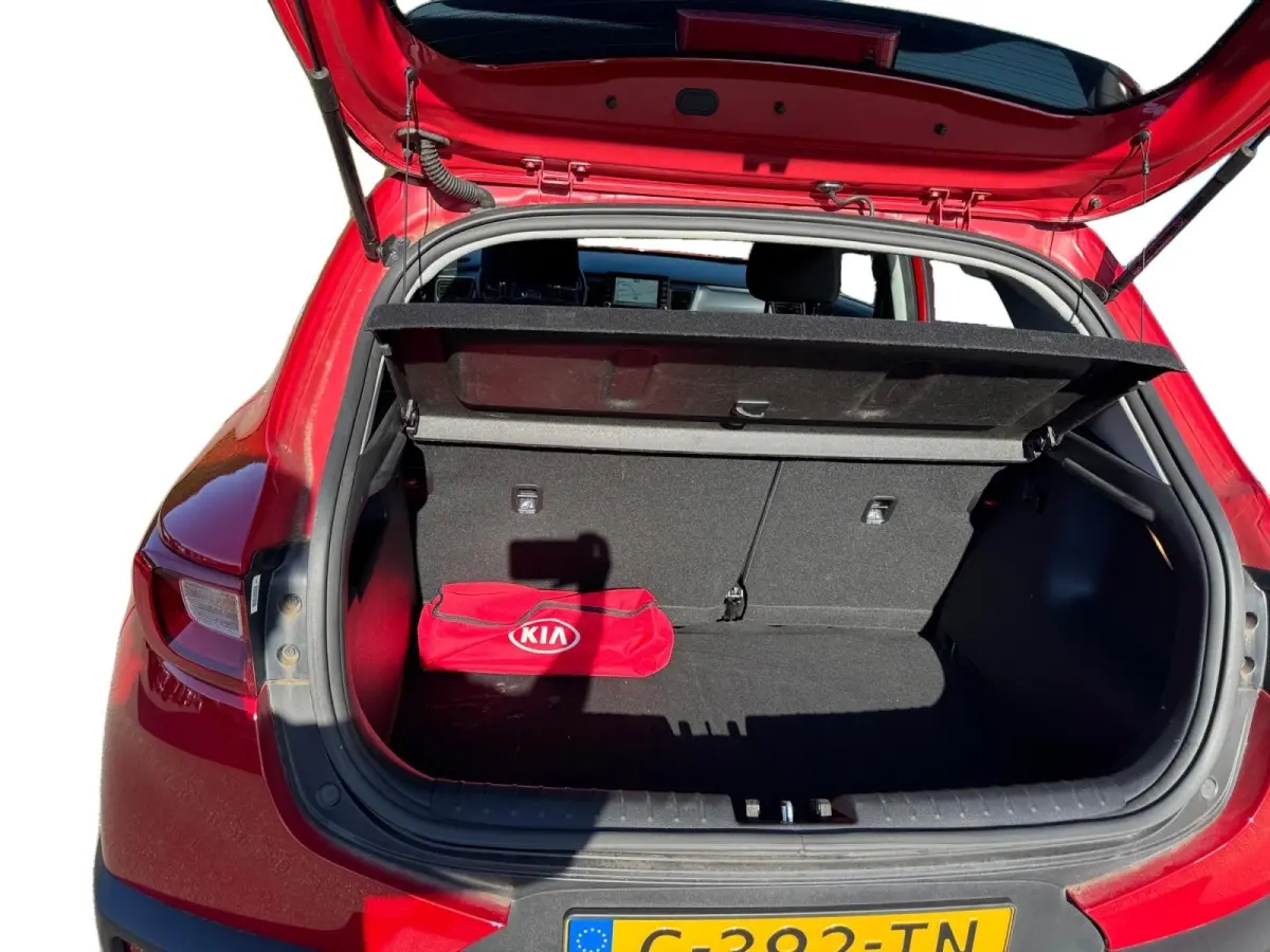 1.0 T-GDi DynamicLine | Navigatie | Two-Tone | Cruise control | LM-Velgen