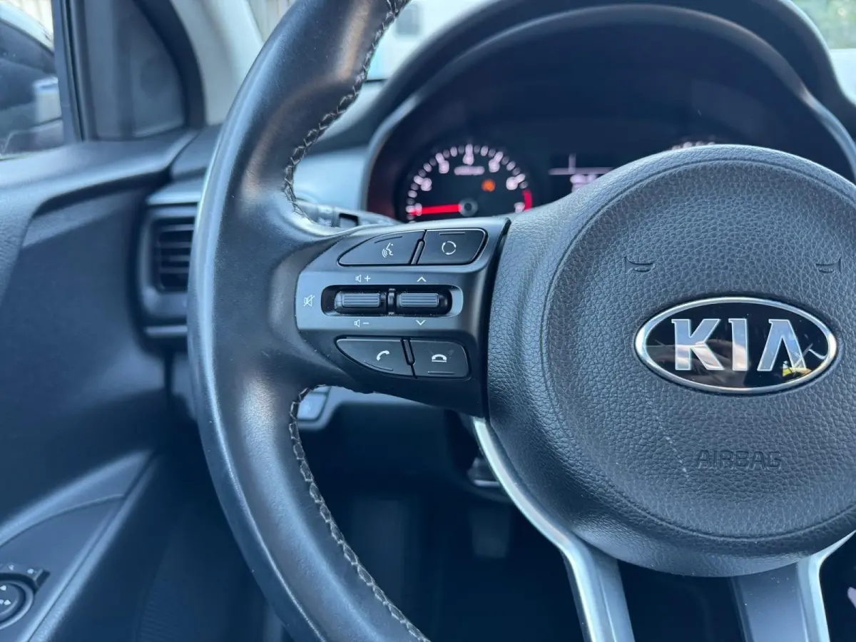 1.0 T-GDi DynamicLine | Navigatie | Two-Tone | Cruise control | LM-Velgen