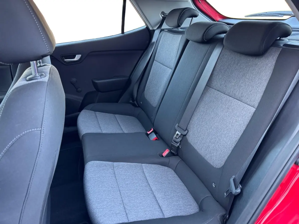 1.0 T-GDi DynamicLine | Navigatie | Two-Tone | Cruise control | LM-Velgen