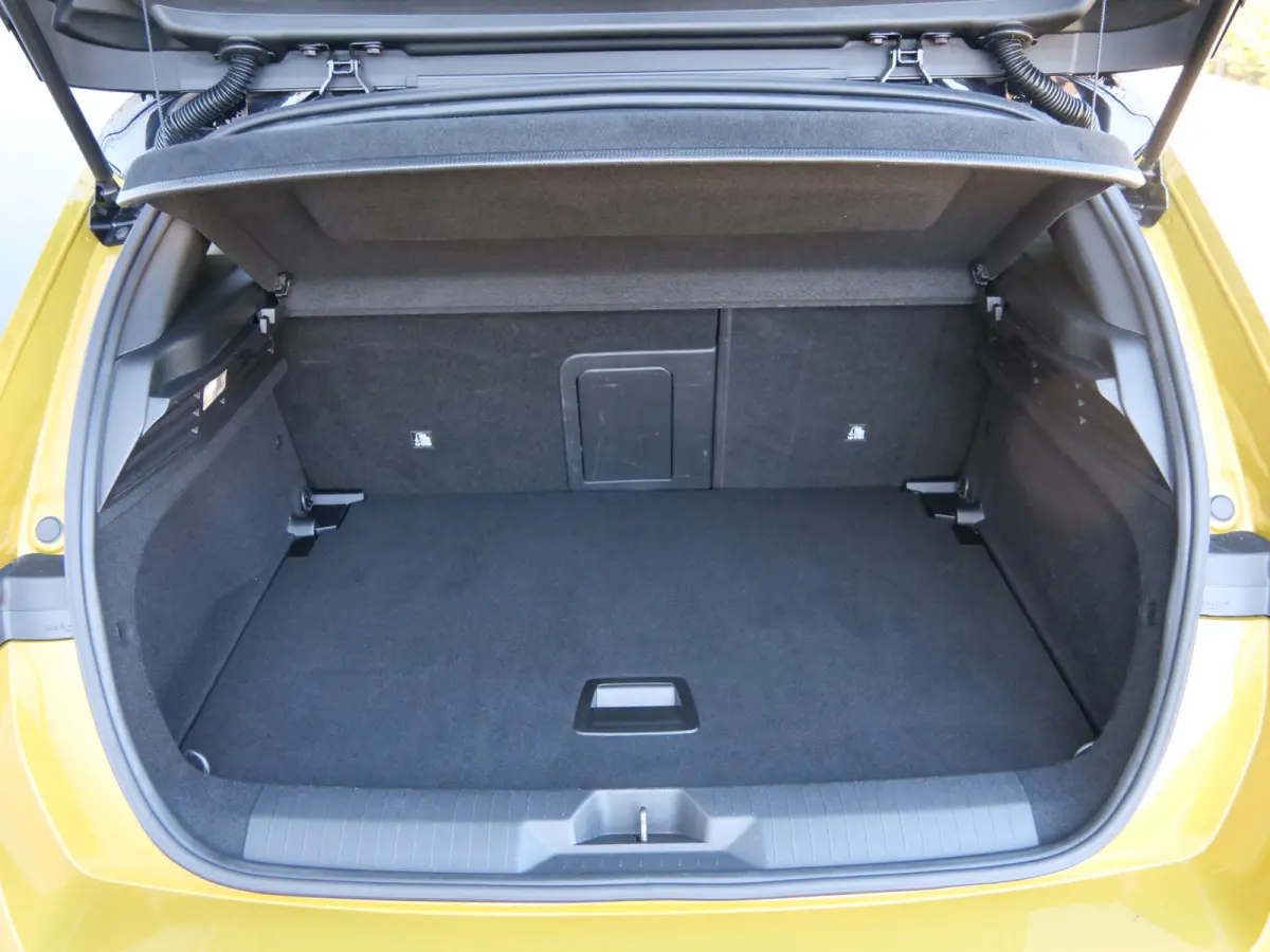 1.2 Turbo Ultimate 130 Pk Automaat Navi / DAB / Apple Carplay / Winterpakket / PDC / Pano-dak