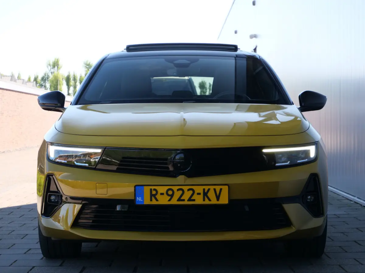 1.2 Turbo Ultimate 130 Pk Automaat Navi / DAB / Apple Carplay / Winterpakket / PDC / Pano-dak