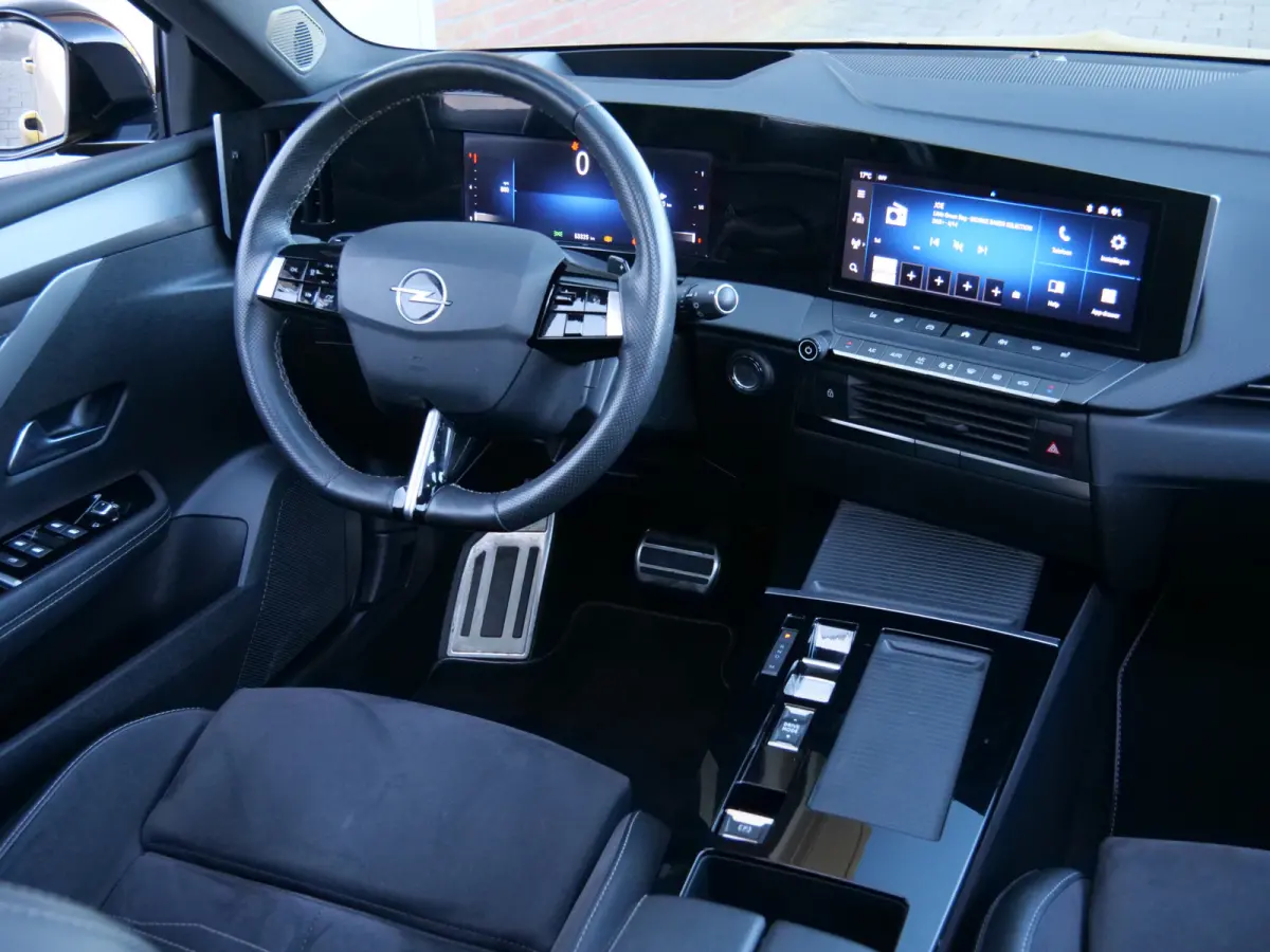 1.2 Turbo Ultimate 130 Pk Automaat Navi / DAB / Apple Carplay / Winterpakket / PDC / Pano-dak