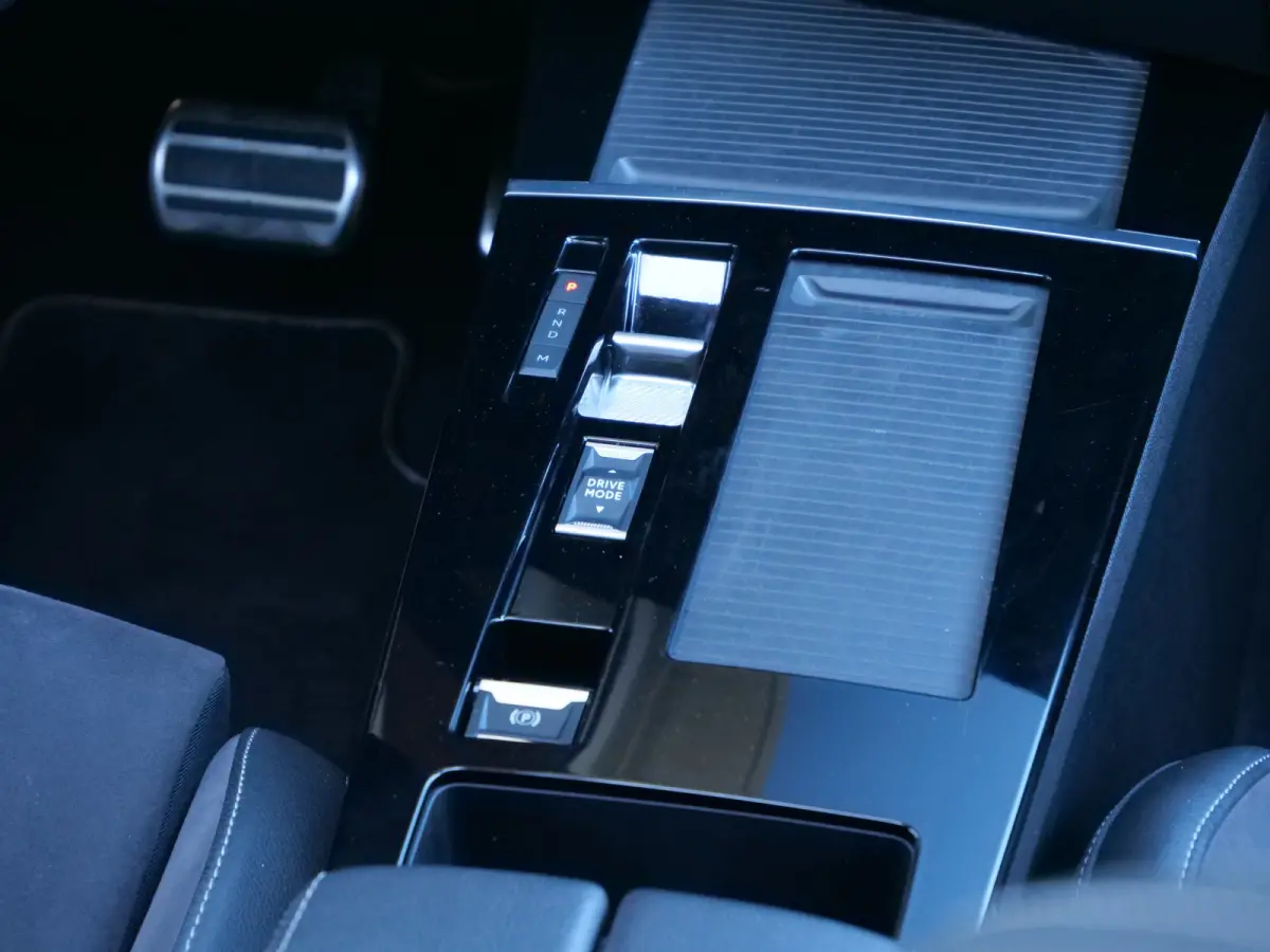 1.2 Turbo Ultimate 130 Pk Automaat Navi / DAB / Apple Carplay / Winterpakket / PDC / Pano-dak