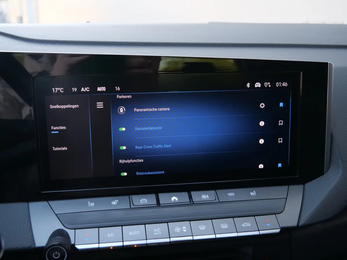 1.2 Turbo Ultimate 130 Pk Automaat Navi / DAB / Apple Carplay / Winterpakket / PDC / Pano-dak