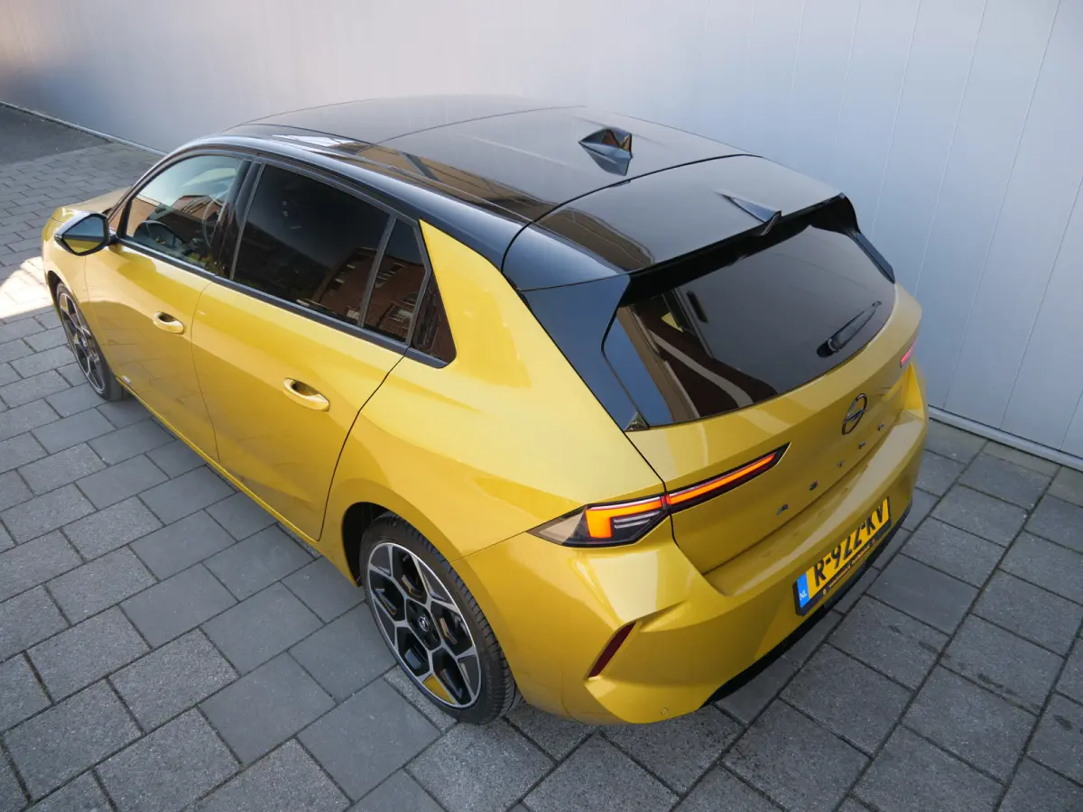 1.2 Turbo Ultimate 130 Pk Automaat Navi / DAB / Apple Carplay / Winterpakket / PDC / Pano-dak