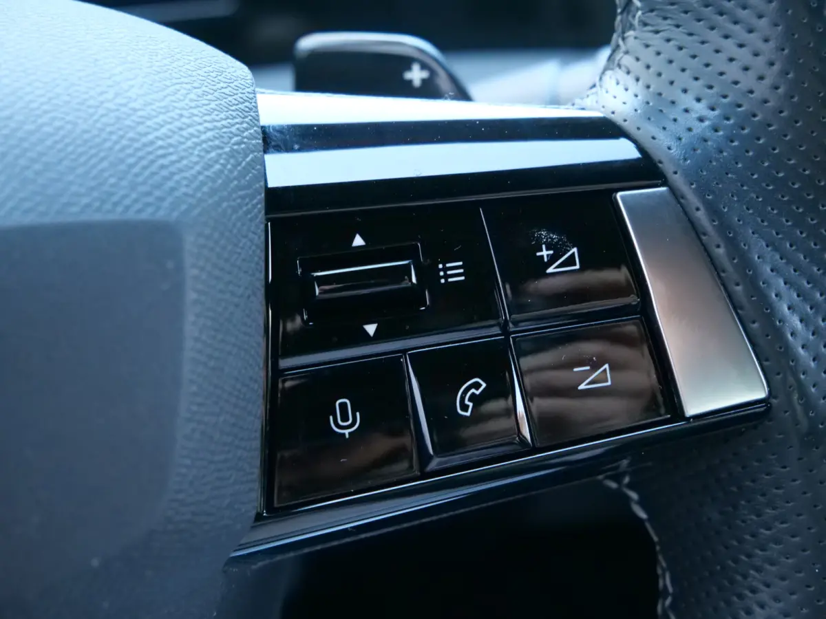 1.2 Turbo Ultimate 130 Pk Automaat Navi / DAB / Apple Carplay / Winterpakket / PDC / Pano-dak