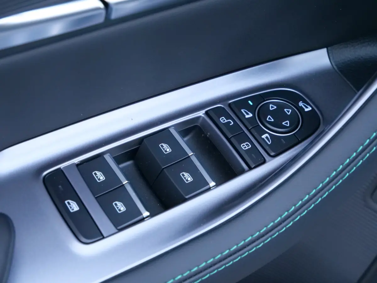 1.5 218pk DM-i FWD Boost Automaat Leder / Panoramadak / Infinity sound / Adaptive cruise