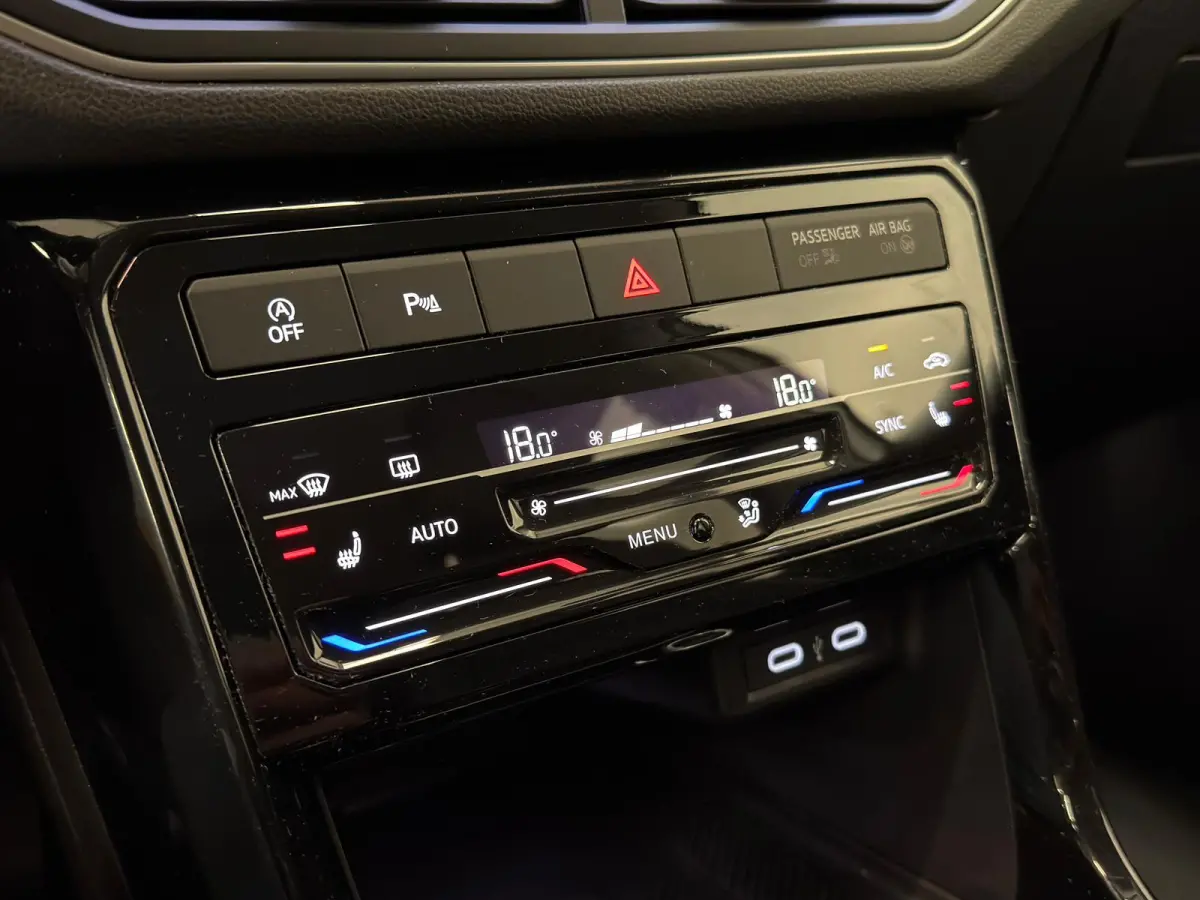 1.0 TSI Style Edition / Carplay / IQ-Light