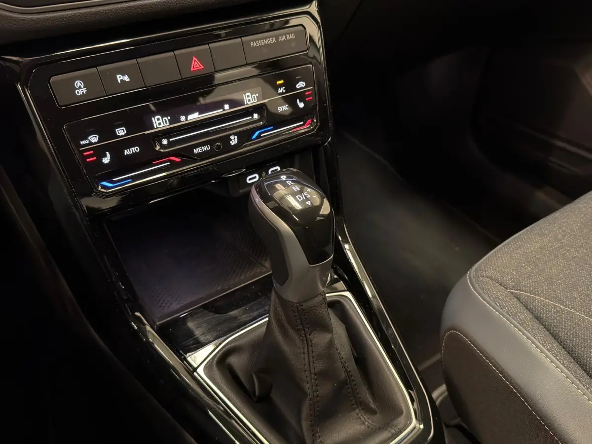 1.0 TSI Style Edition / Carplay / IQ-Light
