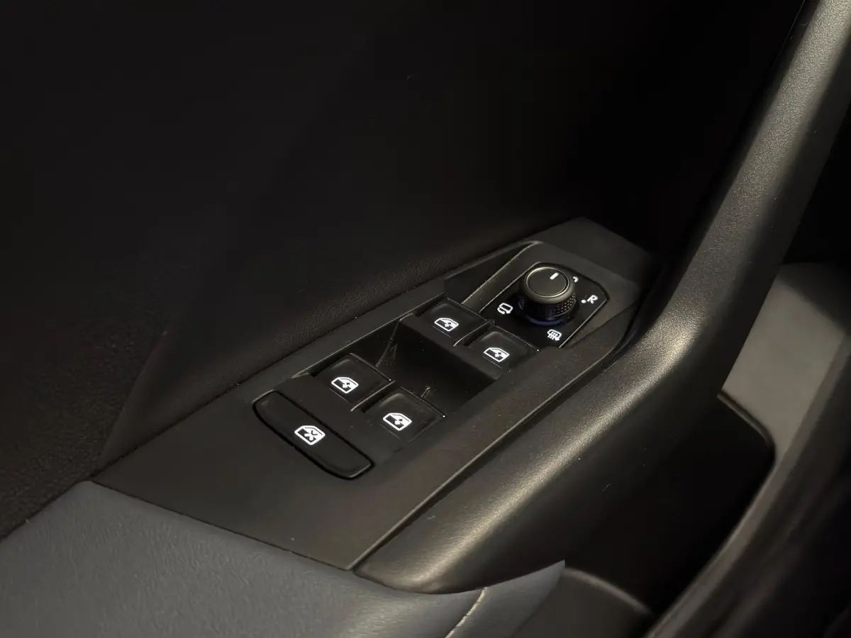 1.0 TSI Style Edition / Carplay / IQ-Light
