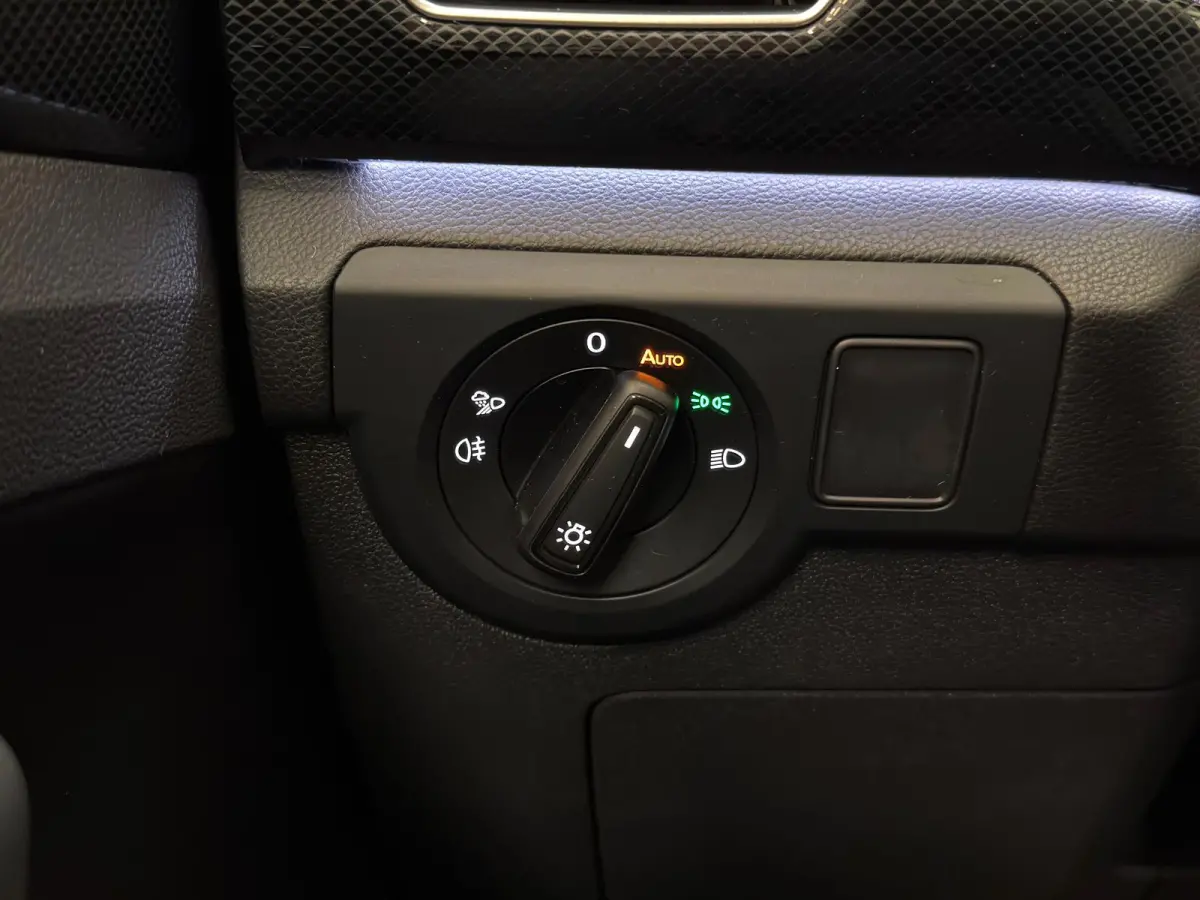 1.0 TSI Style Edition / Carplay / IQ-Light