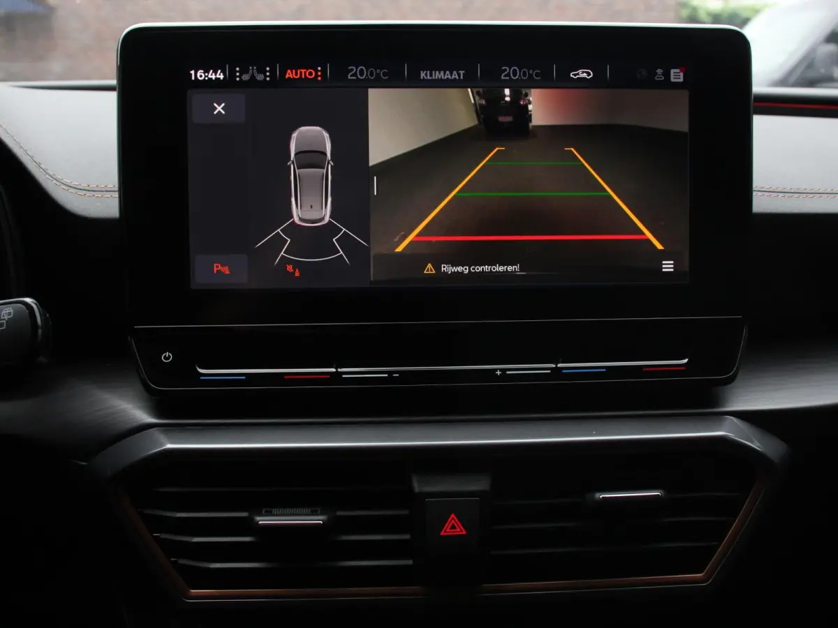 1.5 TSI High Automaat DEMO! Apple carplay / Android Auto Keyless Entry Keyless Start Adaptive Cruise Control Stoelverwarming Stuurverwarming Half Leder