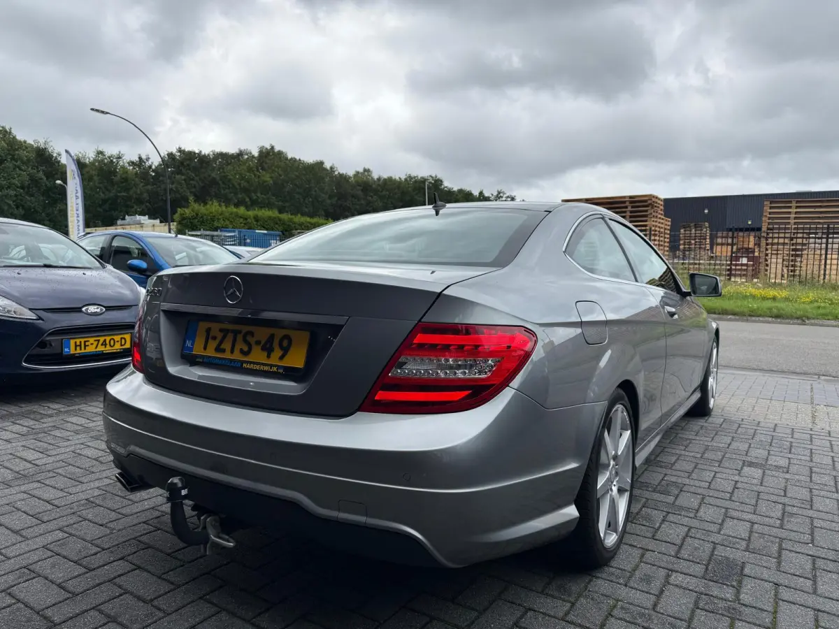 250 Sport Prestige | 12MND GARANTIE | XENON | STANDKACHEL | AUTOMAAT | NAVI | CRUISE | AIRCO | LMV |