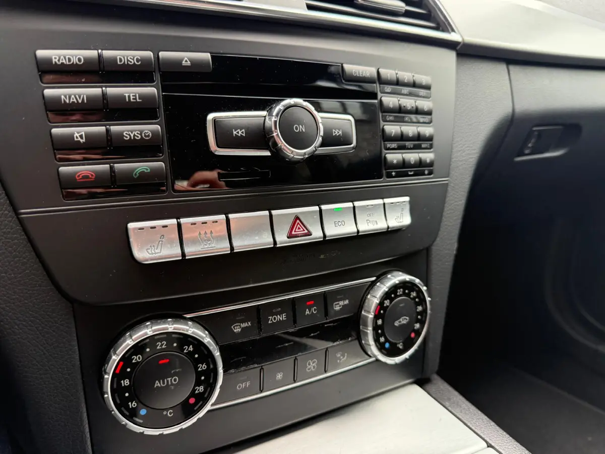 250 Sport Prestige | 12MND GARANTIE | XENON | STANDKACHEL | AUTOMAAT | NAVI | CRUISE | AIRCO | LMV |