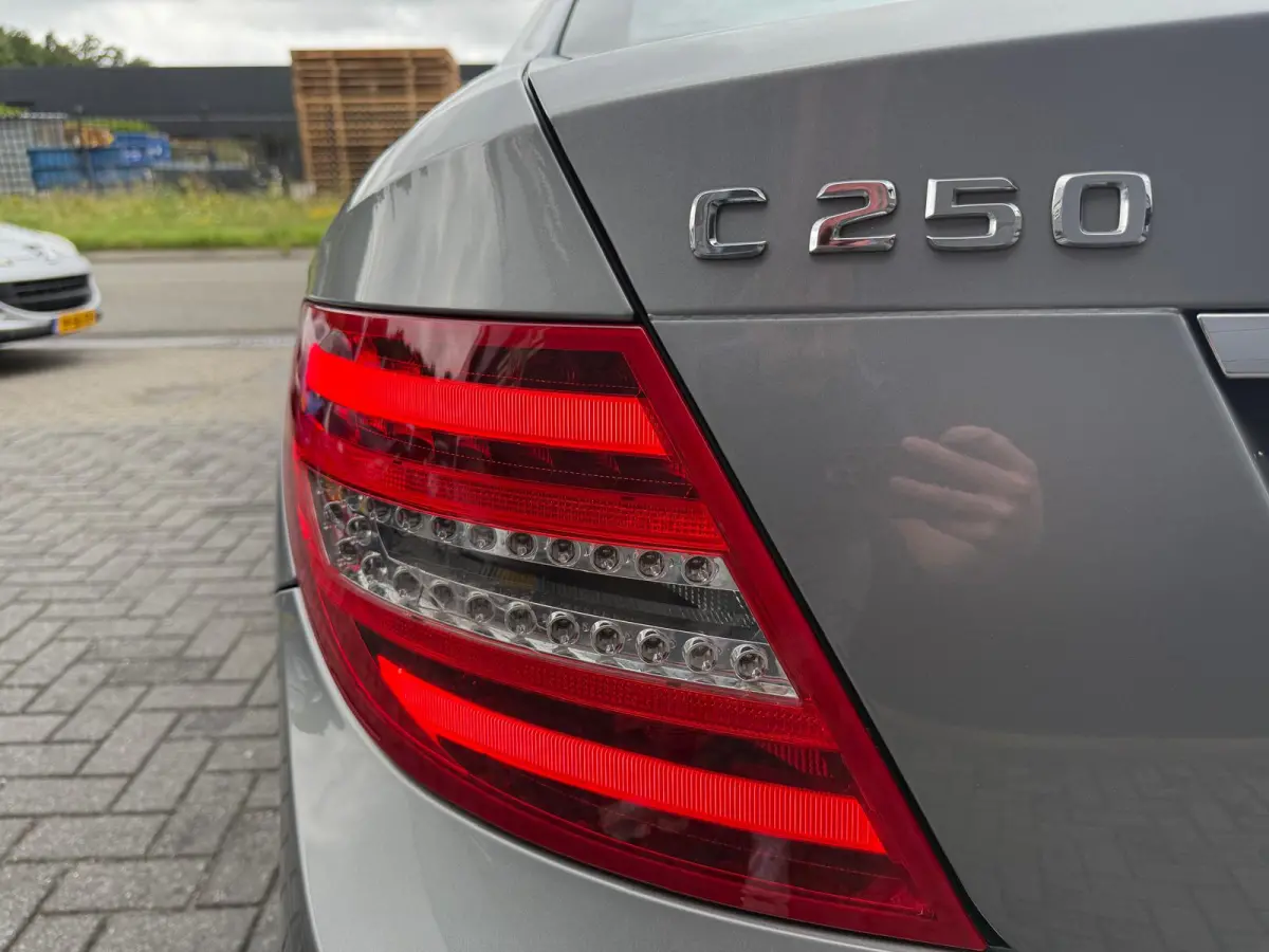 250 Sport Prestige | 12MND GARANTIE | XENON | STANDKACHEL | AUTOMAAT | NAVI | CRUISE | AIRCO | LMV |