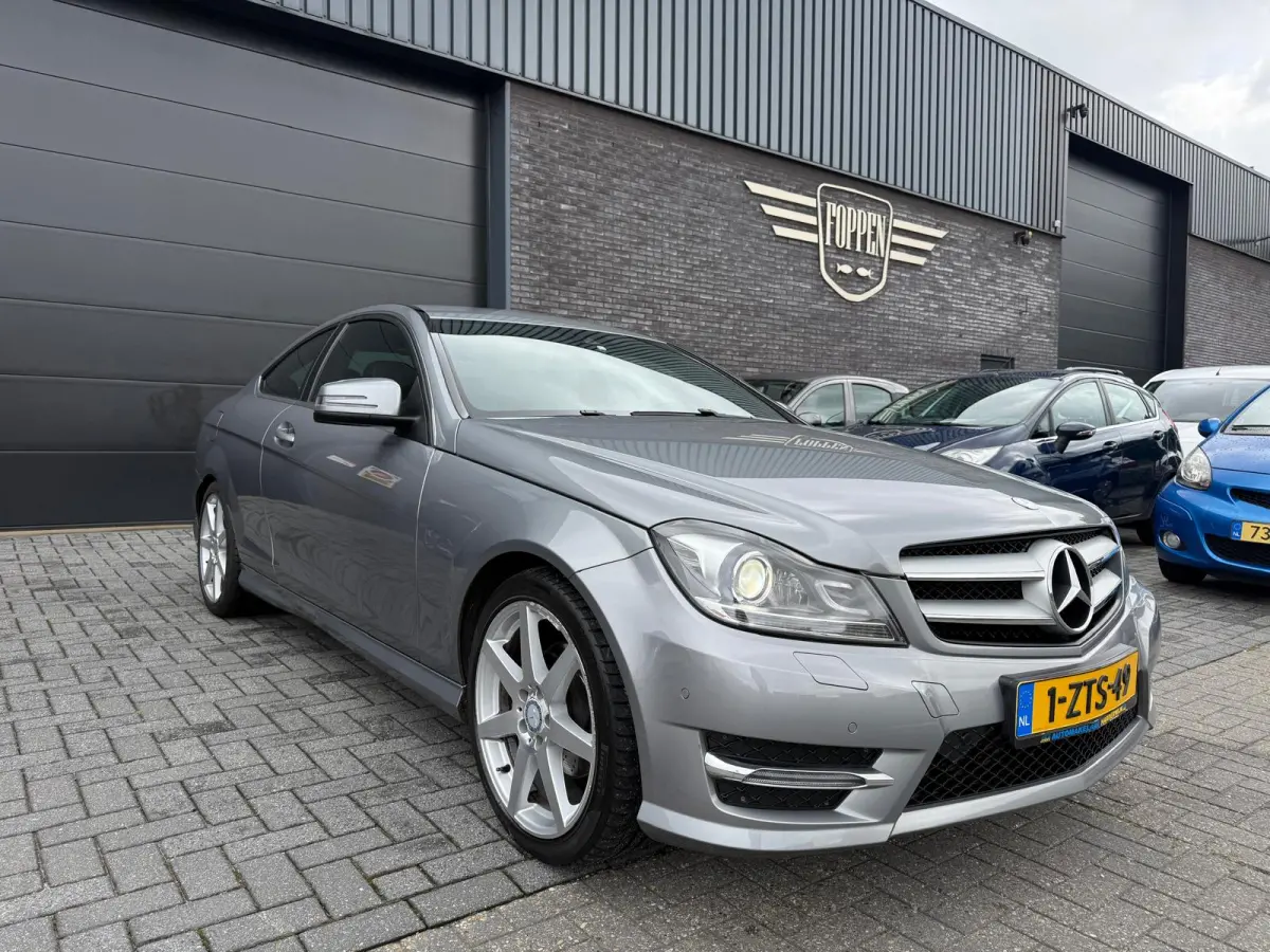 250 Sport Prestige | 12MND GARANTIE | XENON | STANDKACHEL | AUTOMAAT | NAVI | CRUISE | AIRCO | LMV |