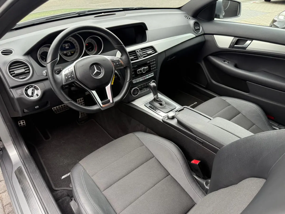 250 Sport Prestige | 12MND GARANTIE | XENON | STANDKACHEL | AUTOMAAT | NAVI | CRUISE | AIRCO | LMV |