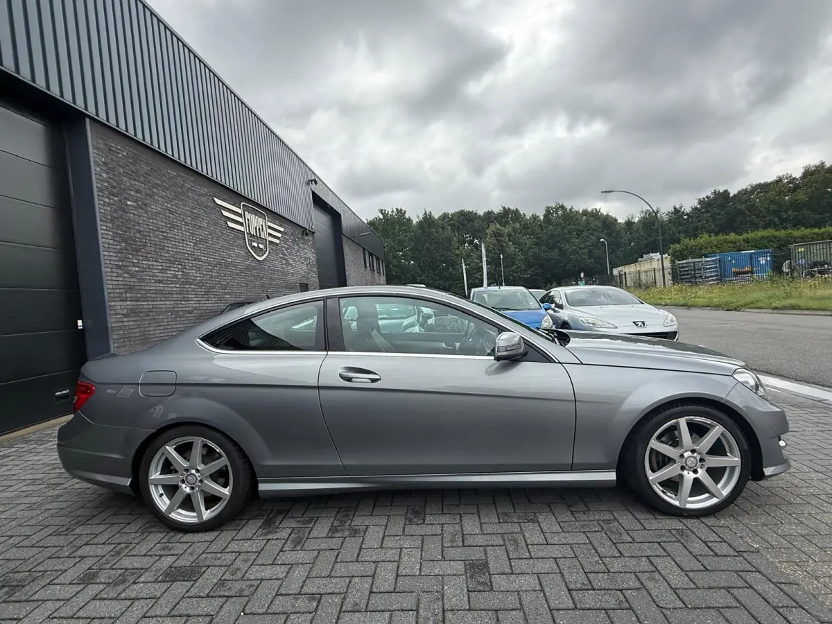 250 Sport Prestige | 12MND GARANTIE | XENON | STANDKACHEL | AUTOMAAT | NAVI | CRUISE | AIRCO | LMV |
