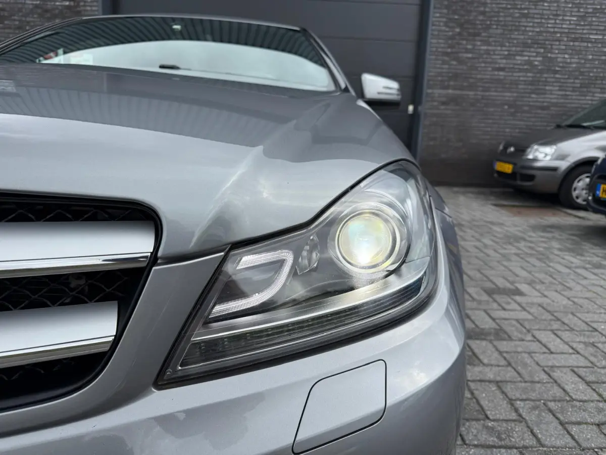 250 Sport Prestige | 12MND GARANTIE | XENON | STANDKACHEL | AUTOMAAT | NAVI | CRUISE | AIRCO | LMV |