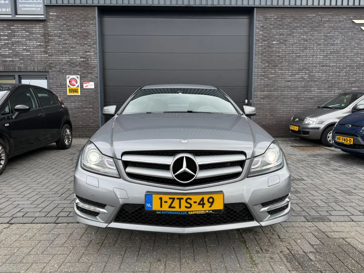 250 Sport Prestige | 12MND GARANTIE | XENON | STANDKACHEL | AUTOMAAT | NAVI | CRUISE | AIRCO | LMV |