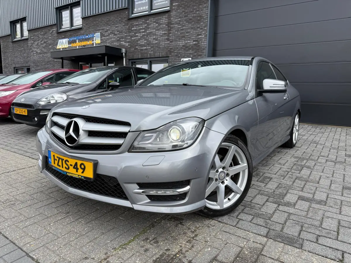 250 Sport Prestige | 12MND GARANTIE | XENON | STANDKACHEL | AUTOMAAT | NAVI | CRUISE | AIRCO | LMV |
