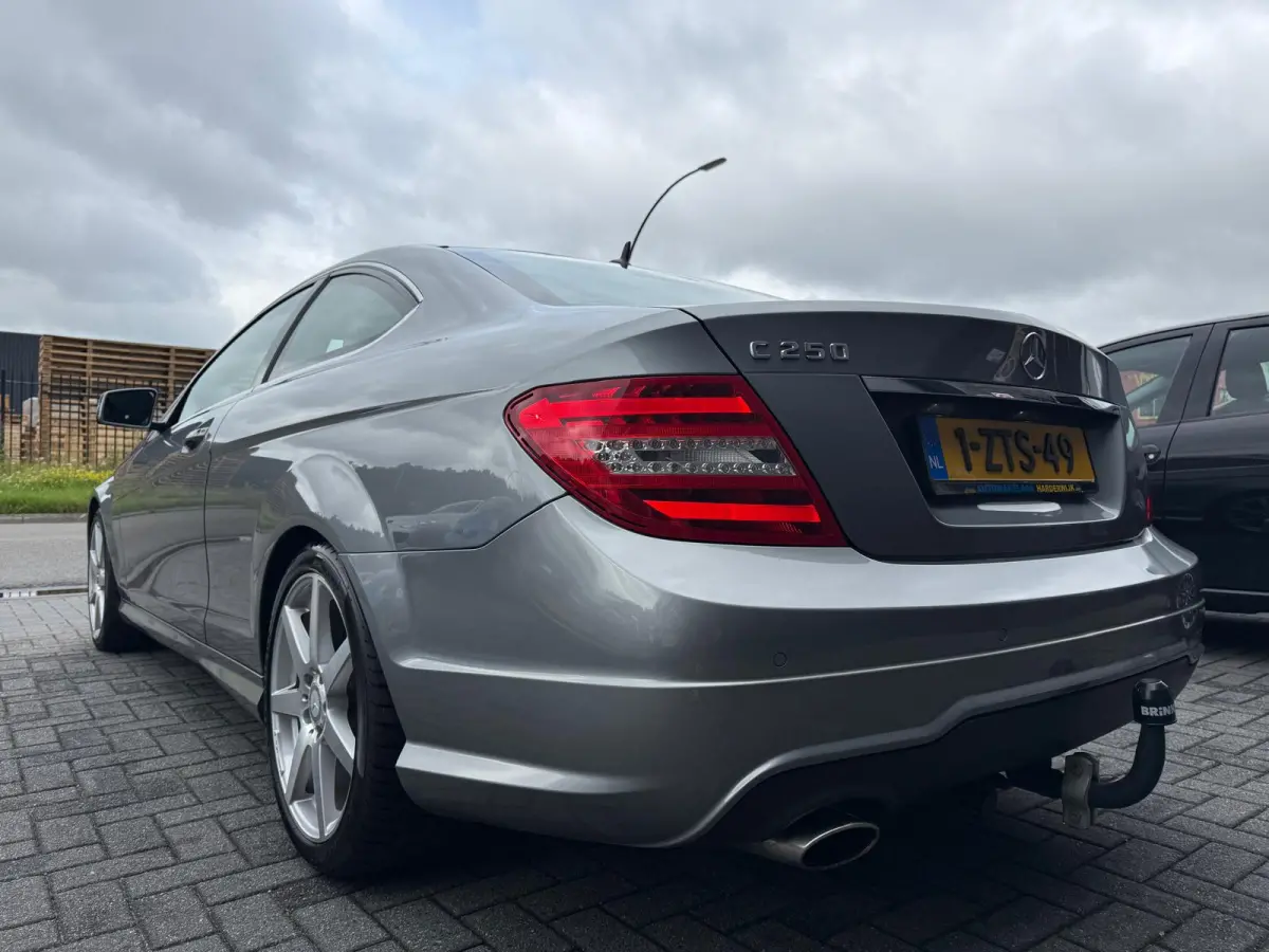 250 Sport Prestige | 12MND GARANTIE | XENON | STANDKACHEL | AUTOMAAT | NAVI | CRUISE | AIRCO | LMV |