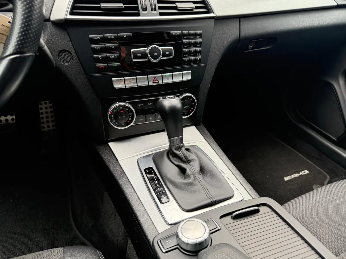 250 Sport Prestige | 12MND GARANTIE | XENON | STANDKACHEL | AUTOMAAT | NAVI | CRUISE | AIRCO | LMV |