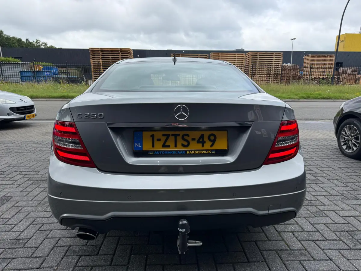 250 Sport Prestige | 12MND GARANTIE | XENON | STANDKACHEL | AUTOMAAT | NAVI | CRUISE | AIRCO | LMV |