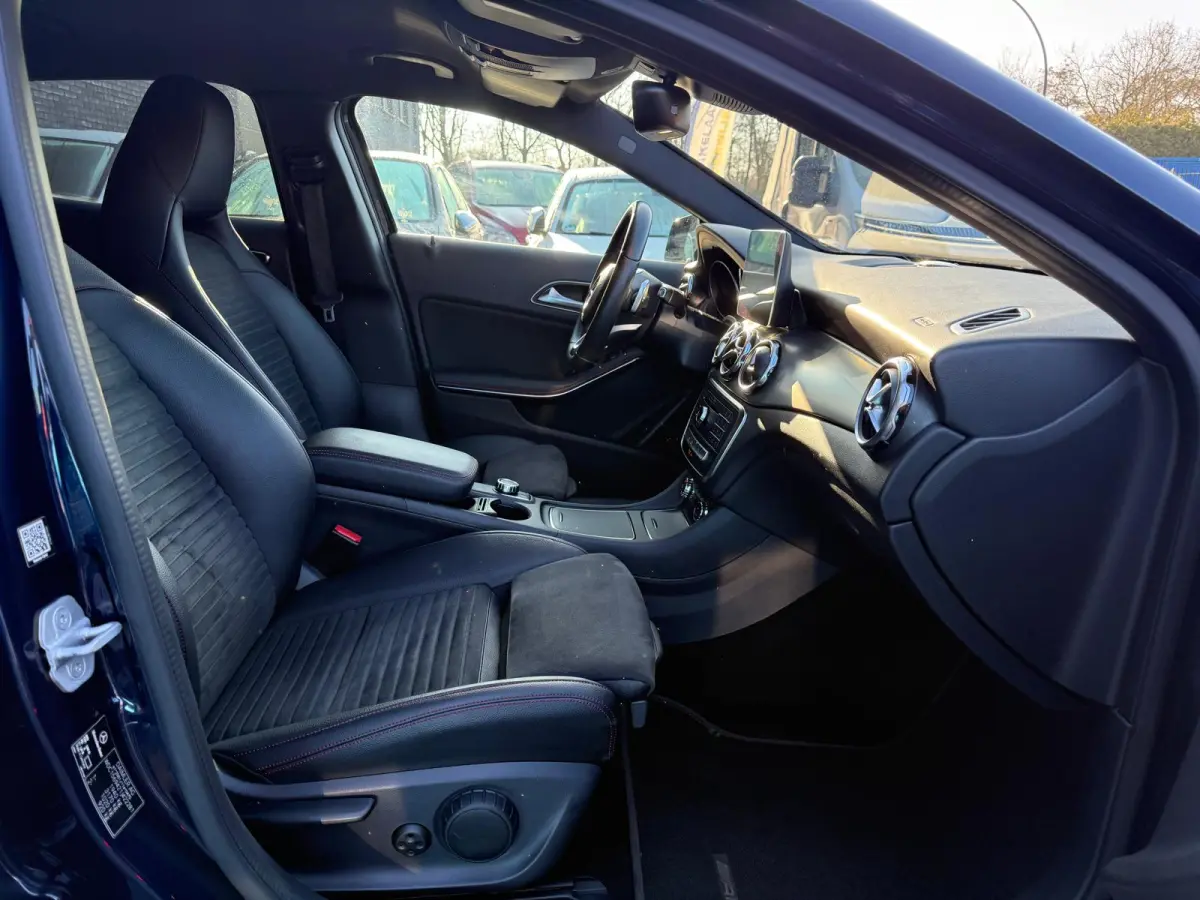 180 Business Solution AMG | 2E EIGENAAR | 3/6/12MND GARANTIE | LED | CARPLAY | CRUISE | AUTOMAAT | STOELVERWARMING |