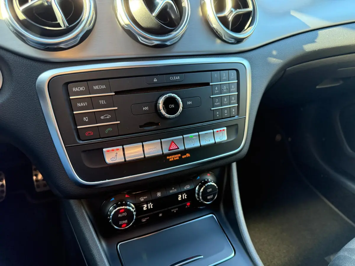 180 Business Solution AMG | 2E EIGENAAR | 3/6/12MND GARANTIE | LED | CARPLAY | CRUISE | AUTOMAAT | STOELVERWARMING |