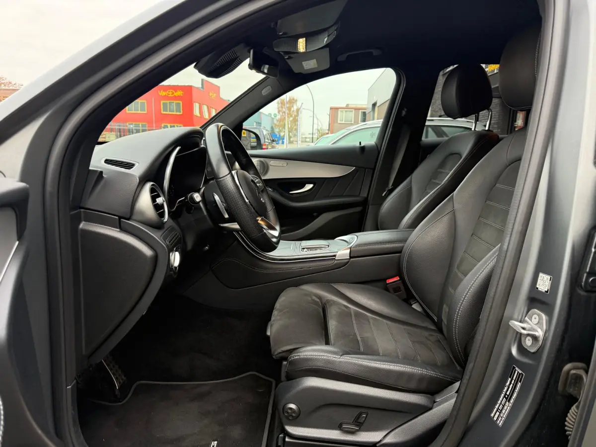 200d Premium | 12MND GARANTIE | AUTOMAAT | LED | BURMESTER | CARPLAY | NAVI | CRUISE | MAT | NL AUTO |