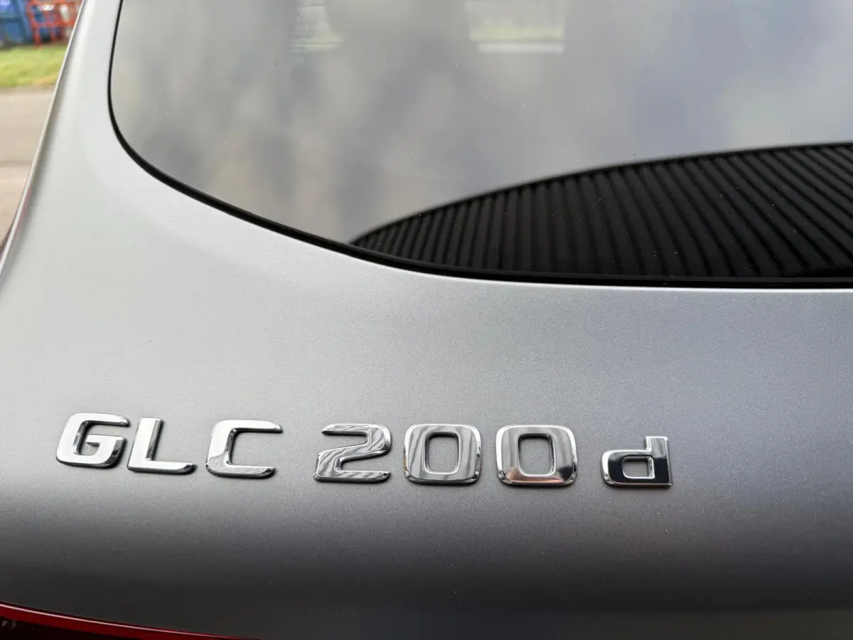 200d Premium | 12MND GARANTIE | AUTOMAAT | LED | BURMESTER | CARPLAY | NAVI | CRUISE | MAT | NL AUTO |