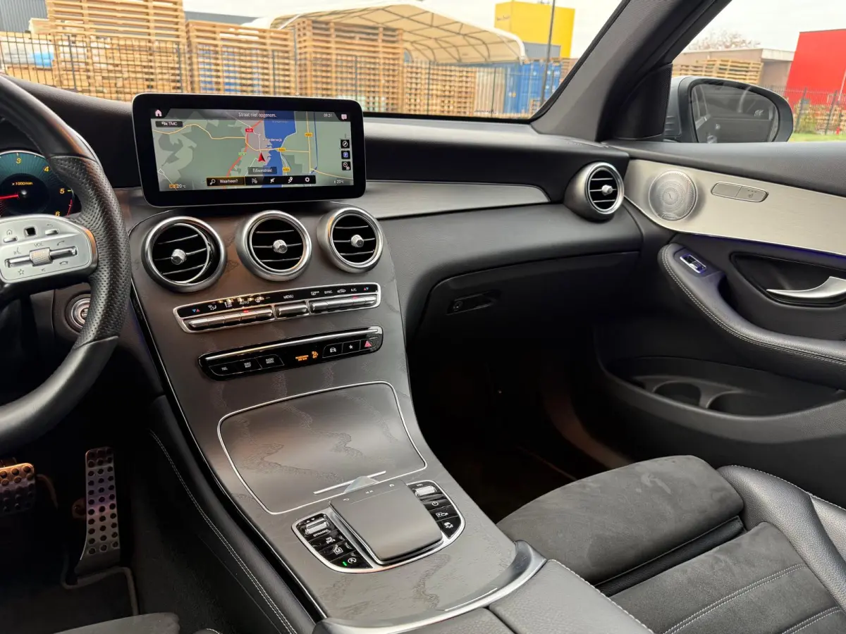 200d Premium | 12MND GARANTIE | AUTOMAAT | LED | BURMESTER | CARPLAY | NAVI | CRUISE | MAT | NL AUTO |